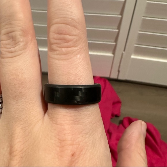 ridge carbon fiber men’s ring with silicon ring - Picture 4 of 6